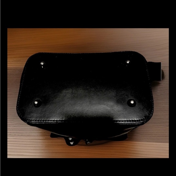 Luana Ferracuti Italian, Elegant Black Leather Handbag and Backpack - Picture 6 of 11